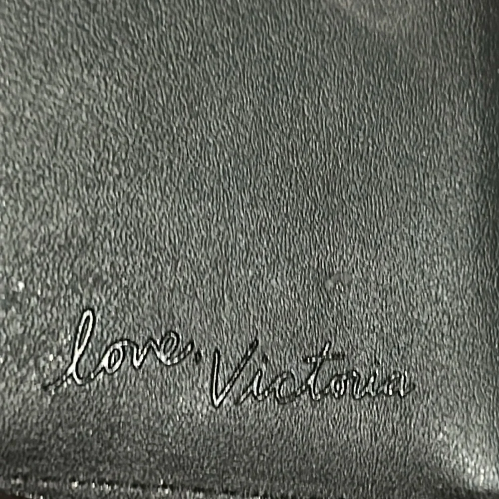 Victoria’s Secret Metallic Rainbow Wallet Heart Snap Closure - Picture 6 of 11